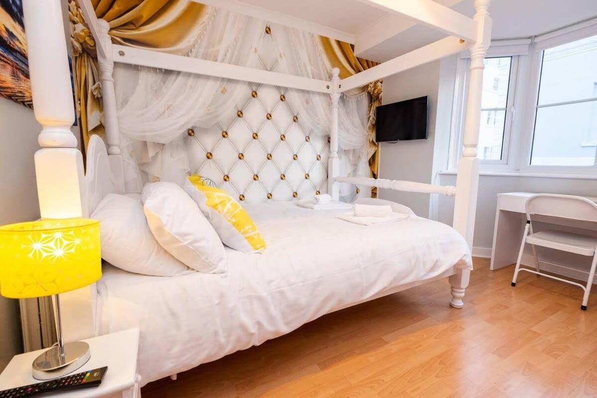 Holiday home Host & - Royal Crescent Townhouse *